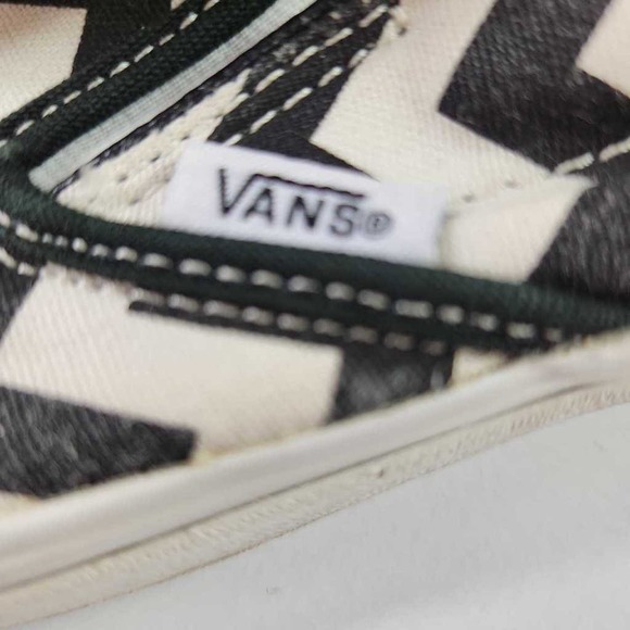 Vans Mens Skate Shoes Black White Chevron Canvas Low Top Slip On Casual M7 W8.5 - Picture 7 of 10